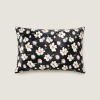 22 momme bedrukte kussensloop van moerbeizijde, Midnight Blossom bloemenprint