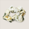Scrunchie van moerbeizijde met luipaardprint