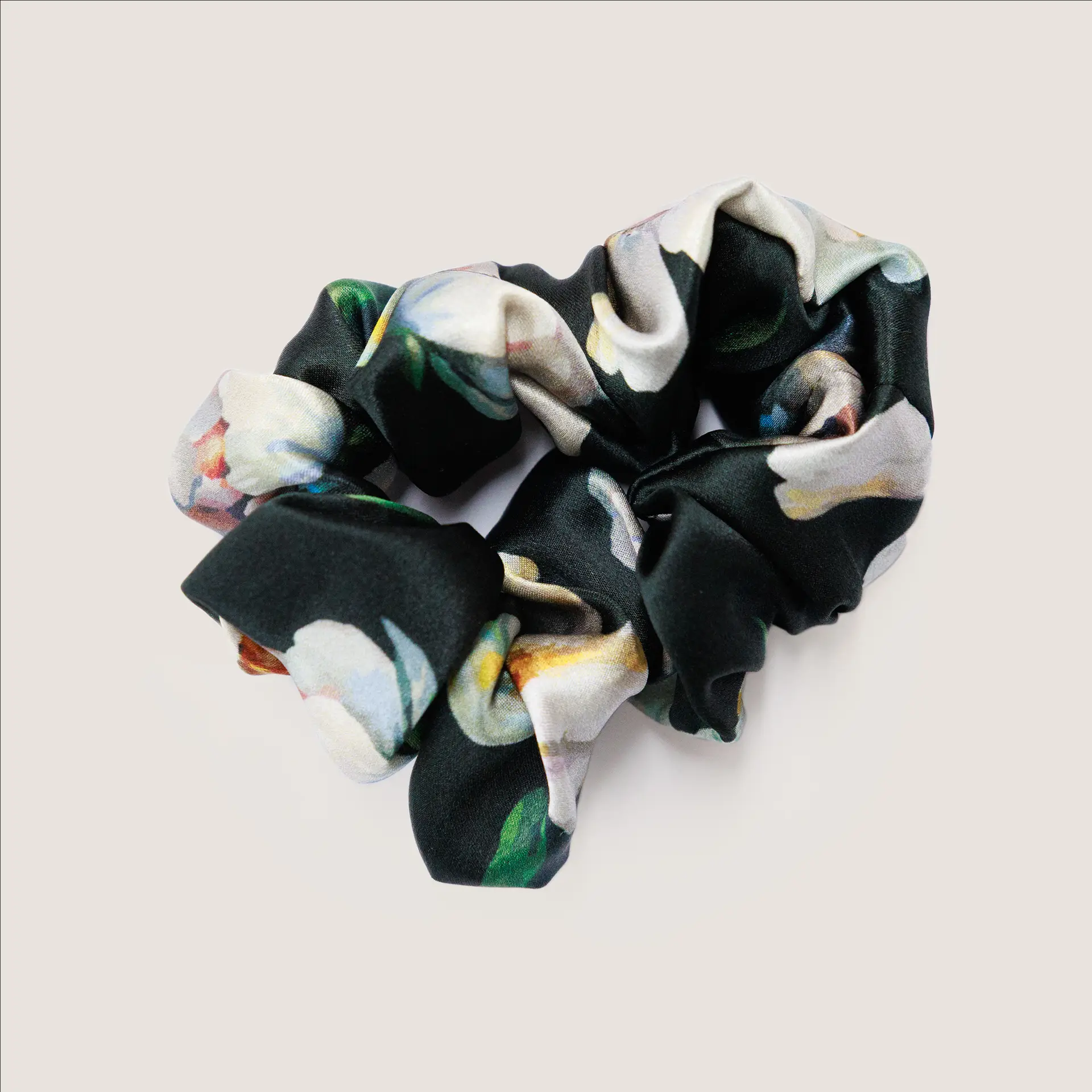 Midnight Blossom scrunchie van moerbeizijde Grade 6A