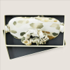 Set met oogmasker en scrunchie van moerbeizijde met luipaardprint in een doos