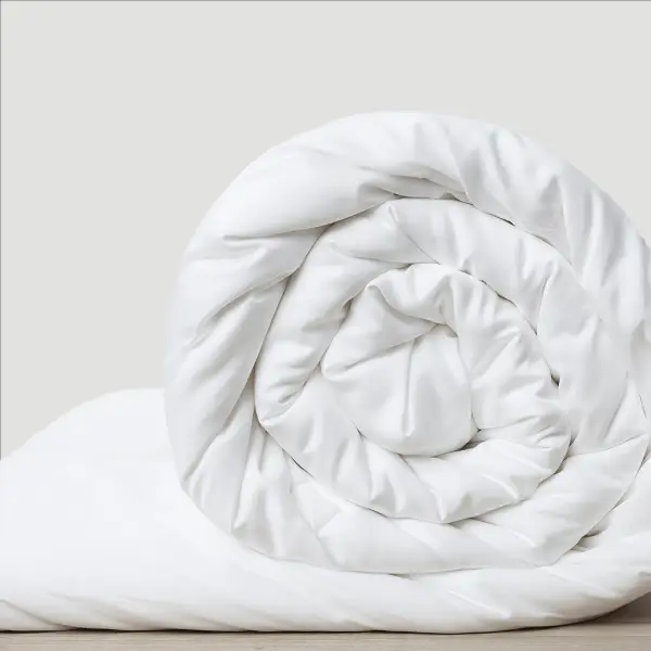 Couette Sensoire en soie de mûrier terminée et pliée, avec la nappe de soie fixée dans son enveloppe