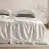 Parure de lit en soie de mûrier ivoire, détail mis en scène